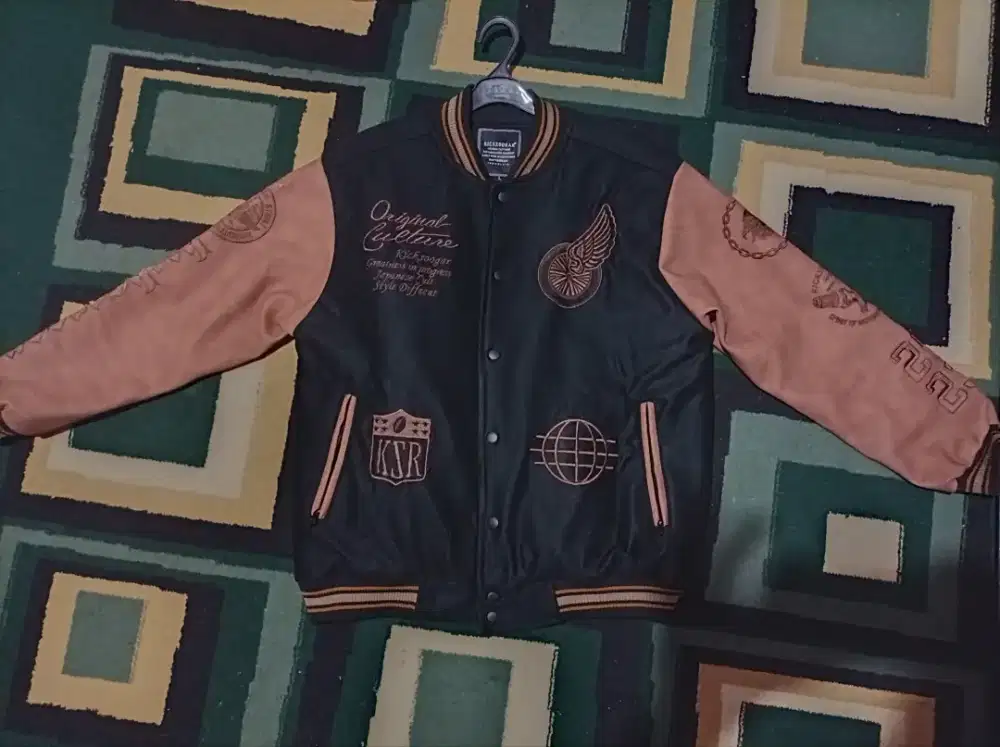 Jaket Varsity Kicksoogar