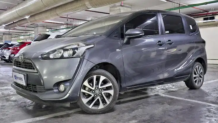 Pajak Panjang - Toyota Sienta 1.5 V Bensin-MT 2017
