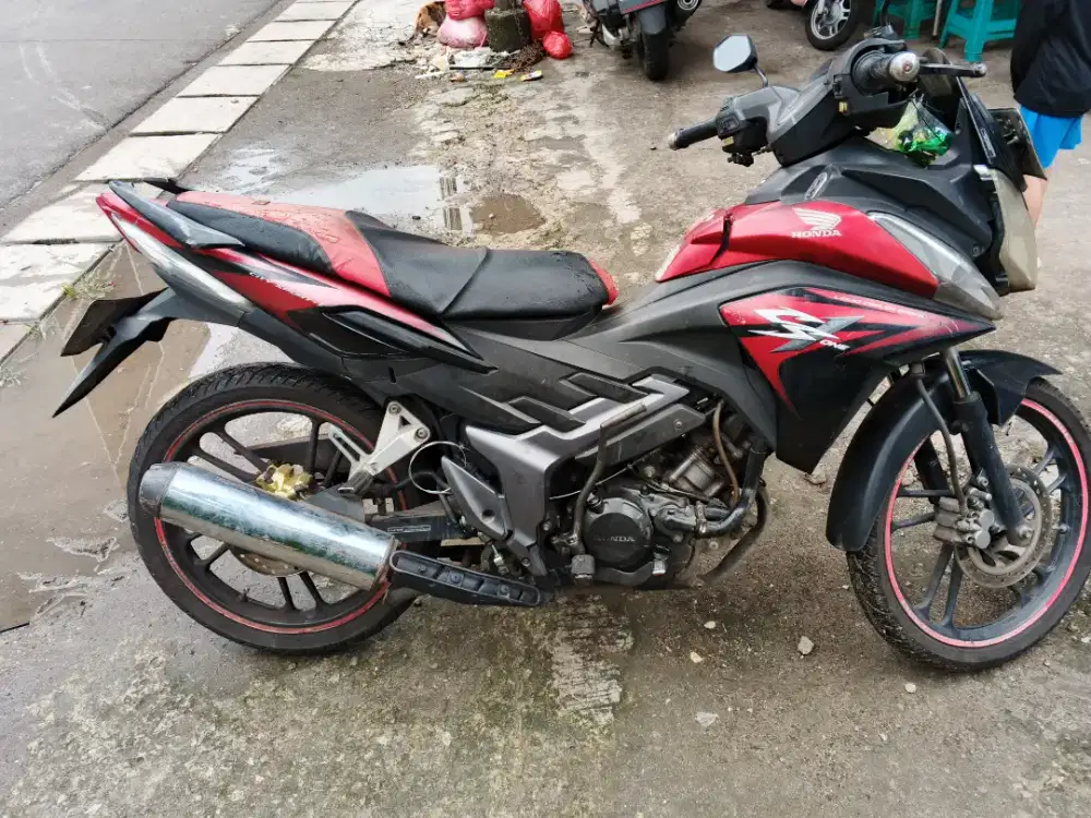 Jual murah motor cs1, siapa cepat dia dapat.