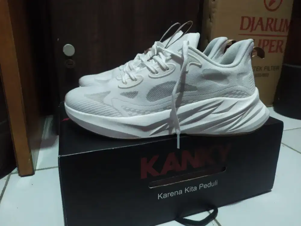Sepatu Sneakers Pria Wanita Kanky