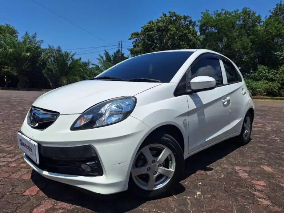 DP MURAH Honda Brio Satya 1.2 E Bensin AT 2014 PUTIH BRS