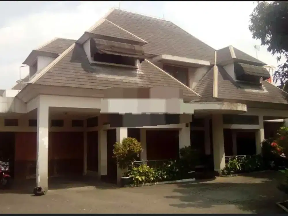 DILELANG Murah bagus Rumah 2 lantai pusat kota di Jl. Sersan Bajuri no. 9, Bandung