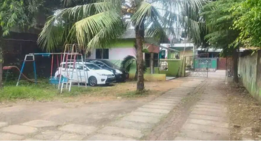 Rumah Besar Tanah Luas - Hitung Tanah Cocok Untuk Lapangan Padel