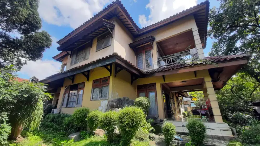Dijual rumah LB 390 LT 950 kembangan jakarta barat.