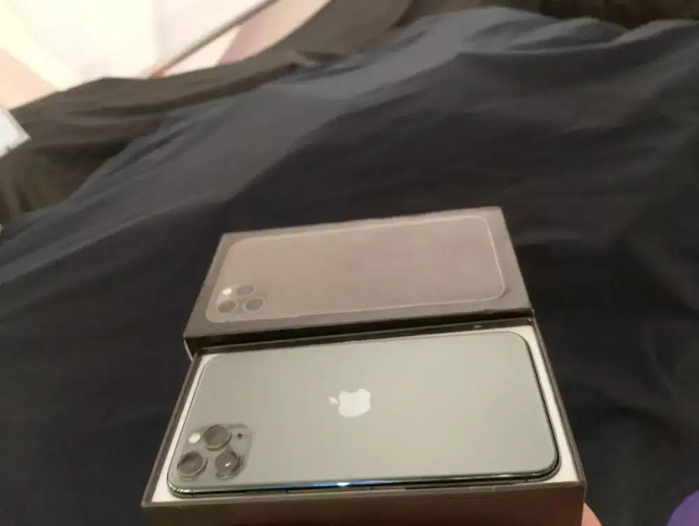 Iphone 11 pro max 256gb sudah waktunya baru