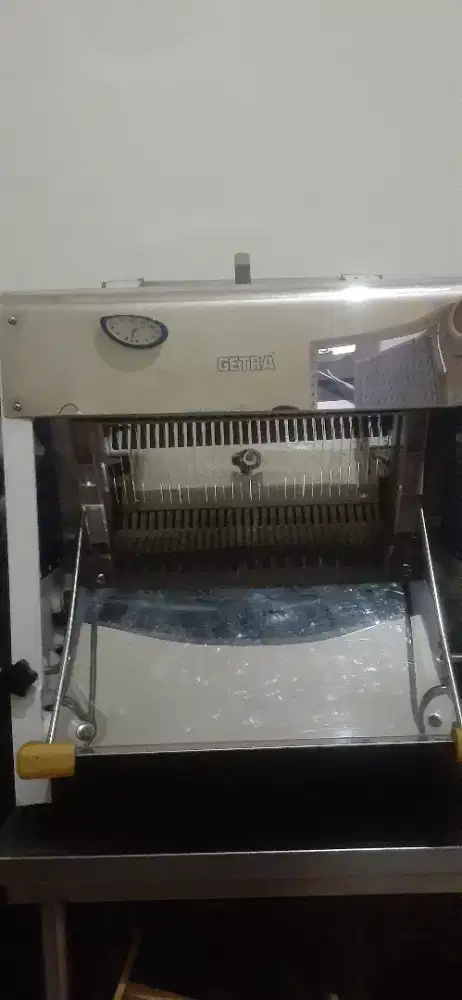 Alat Pemotong Roti Tawar