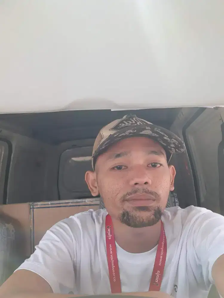 Cari lowongan supir/driver SIM B polos