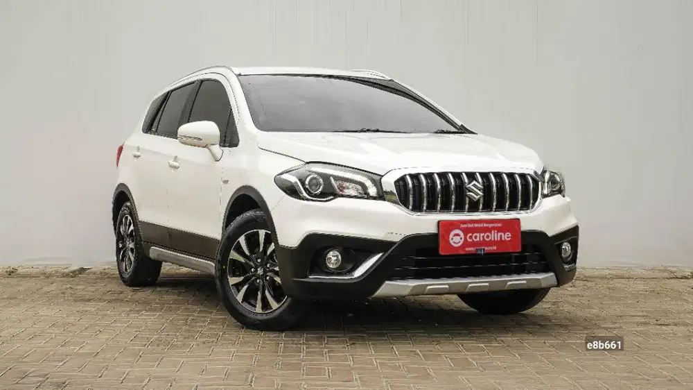 SUZUKI SX4 S-CROSS 1.5 AT 2022 PUTIH - Bergaransi 1 Tahun