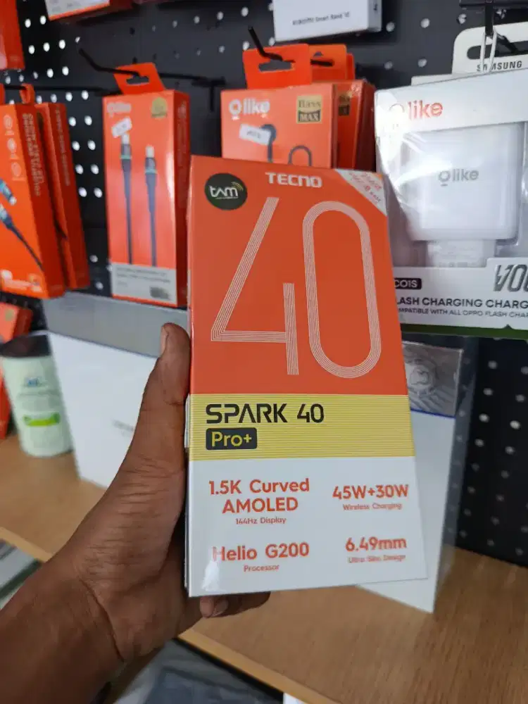 Tecno spark 40 pro plus Ram 8/256