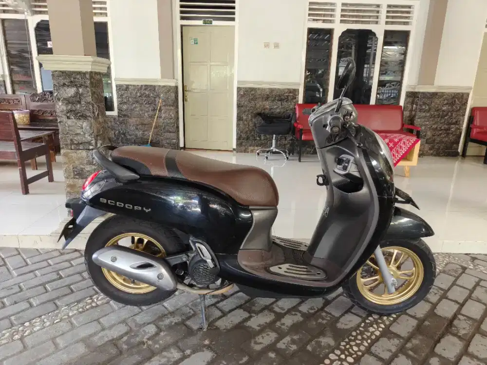 Scoopy keyless THN 2022 plat AB sleman