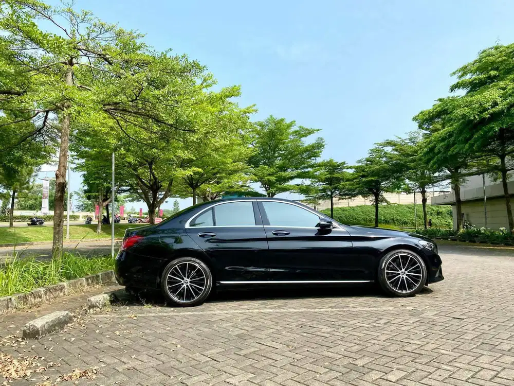 Mercedes-Benz C200 2019 Bensin