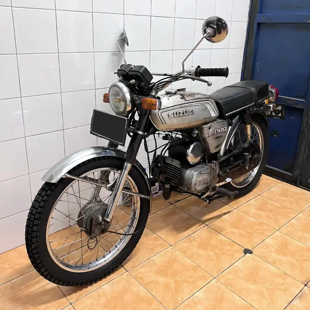 Suzuki A100 Silver