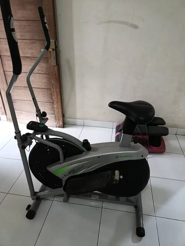 Sepeda statis bonus alat olahraga air climber