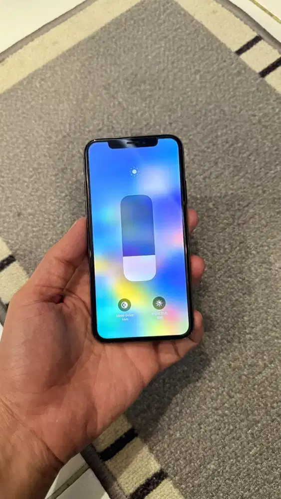 Dijual Iphone X Grey 256GB Terdaftar Hp charger