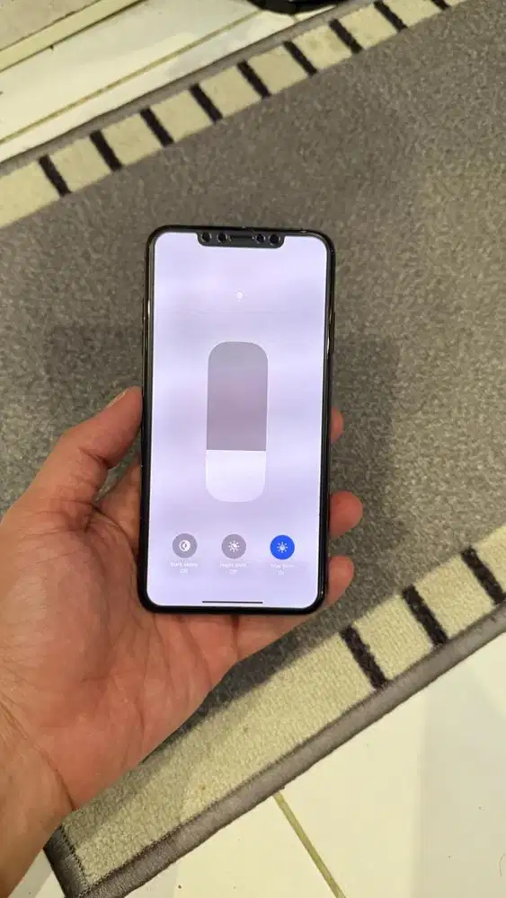 Dijual Iphone Xs Max 64GB Grey Hp charger Terdaftar
