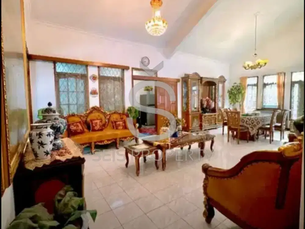 DIJUAL RUMAH HOOK SEMI FURNISH DI KOMPLEK BATU INDAH BANDUNG.