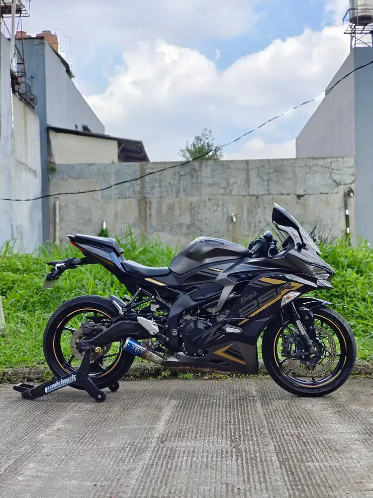 KAWASAKI ZX25R ABS QS GREY 2022 KM 4K PAJAK PANJANG FULL MULUS