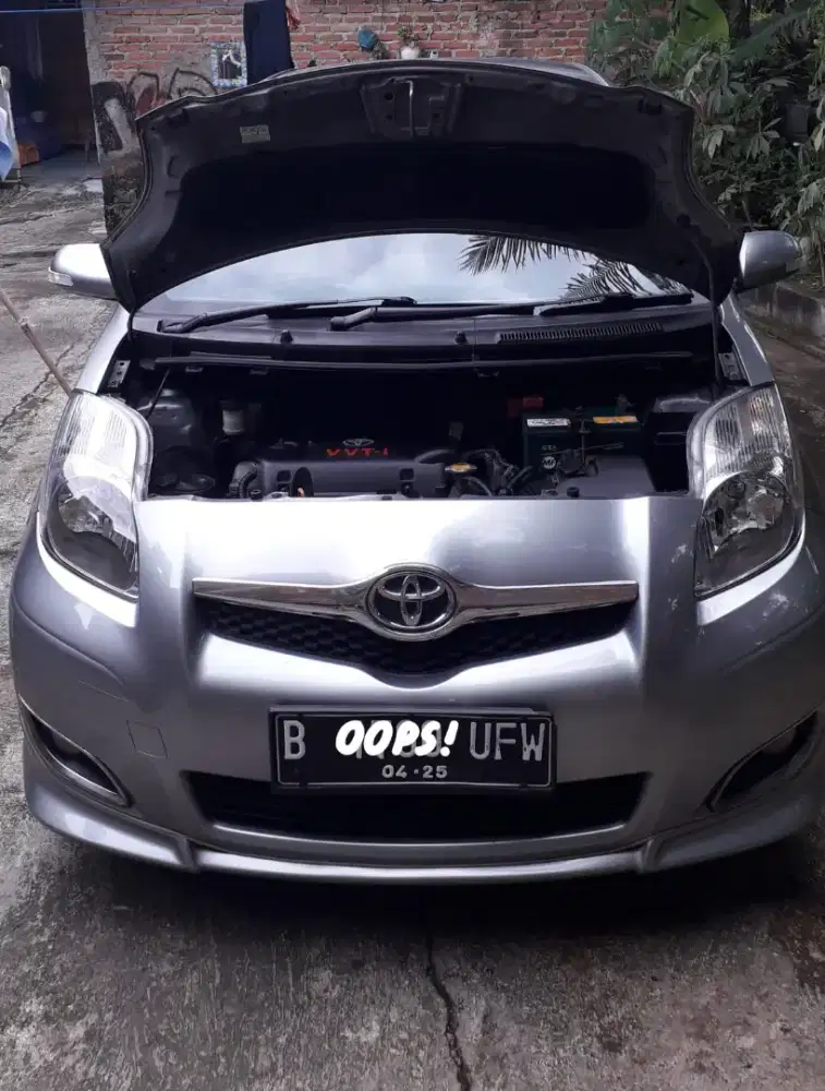 TOYOTA YARIS S LIMITED 2010