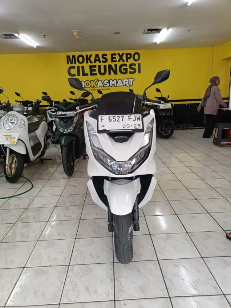 Dijual motor Honda PCX 160 abs 2024