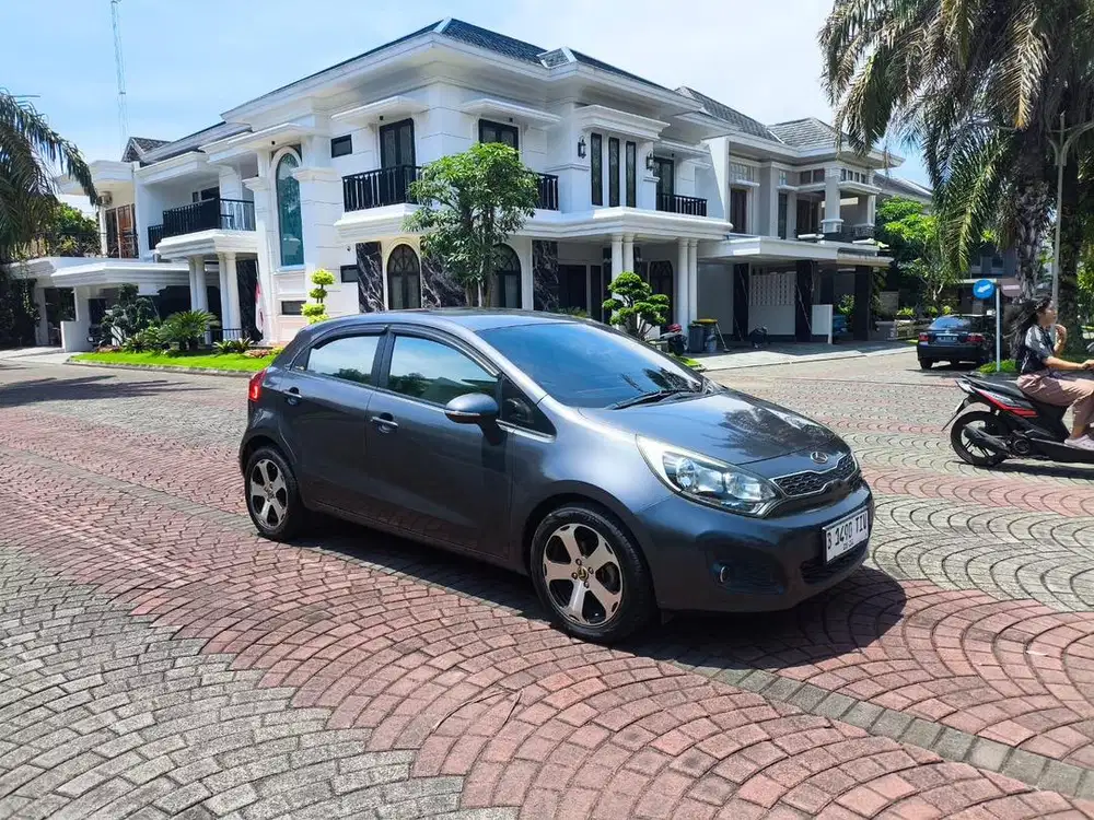 KIA RIO 1.4 SE MATIC 2014 // Dp CUKUP 20 JT SAJA