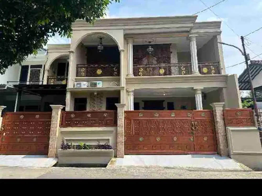 Rumah super mewah diperbatasan Jakarta strategis hadap jalan utama