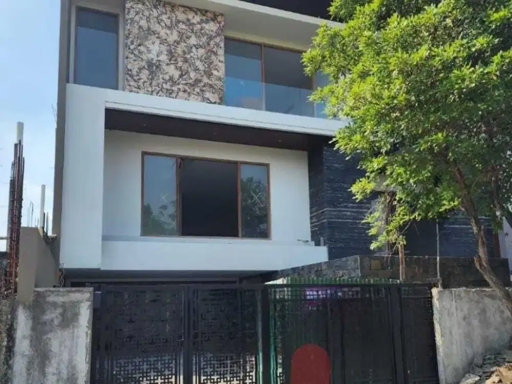 Gress Rumah Graha Family Cluster Baru Bangunan 3 Lantai