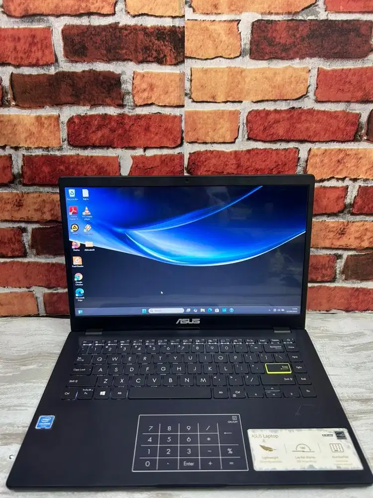 Laptop Asus Vivobook E410MA