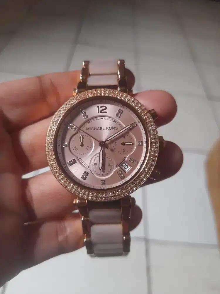 Jam Tangan wanita MICHAEL KORS terawat