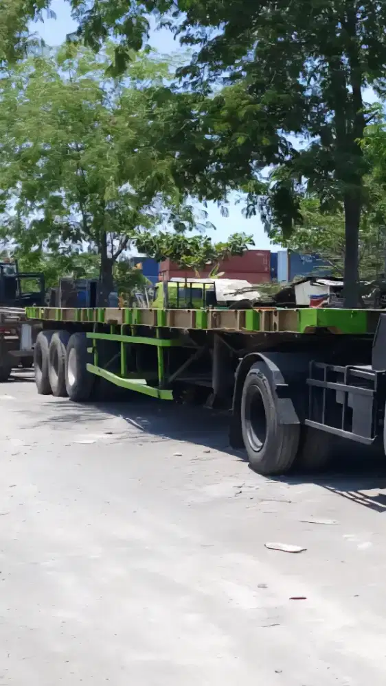 Ekor trailer 40ft lantai