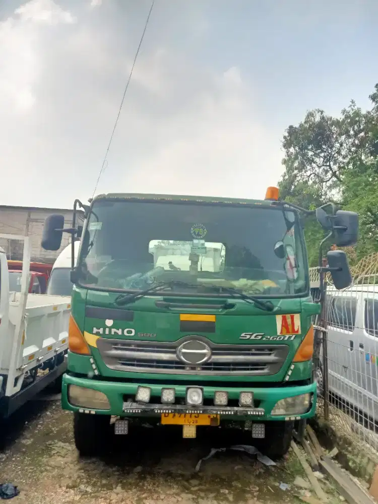 Hino 500 SG 260 TI heat teailer