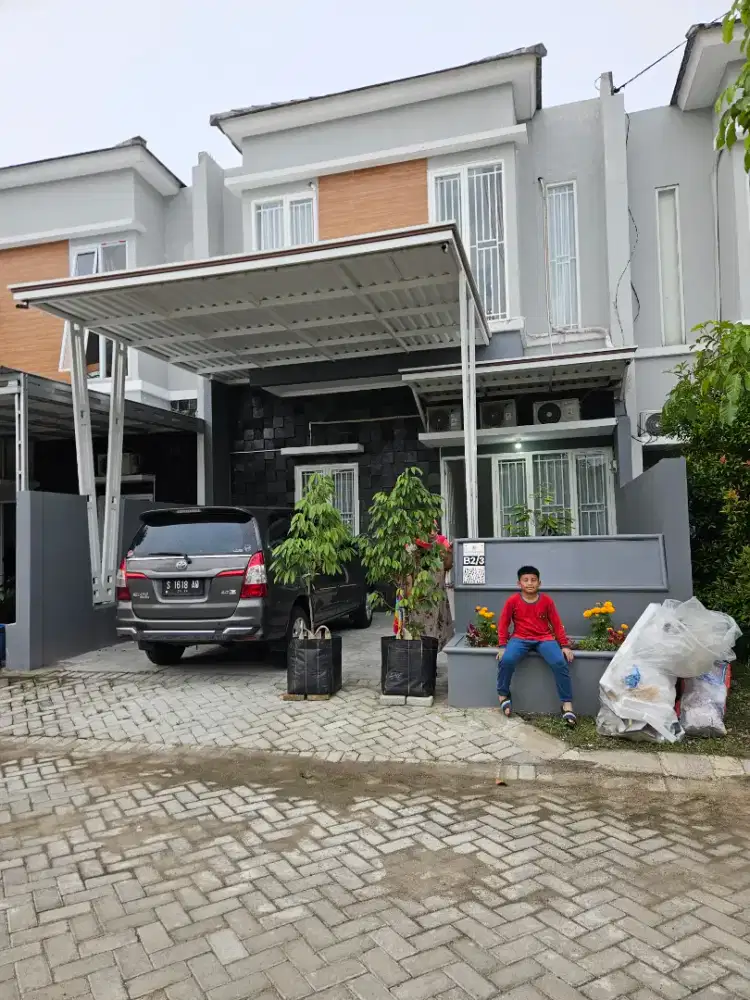 Disewakan Rumah 2 lantai kondisi sangat istimewa