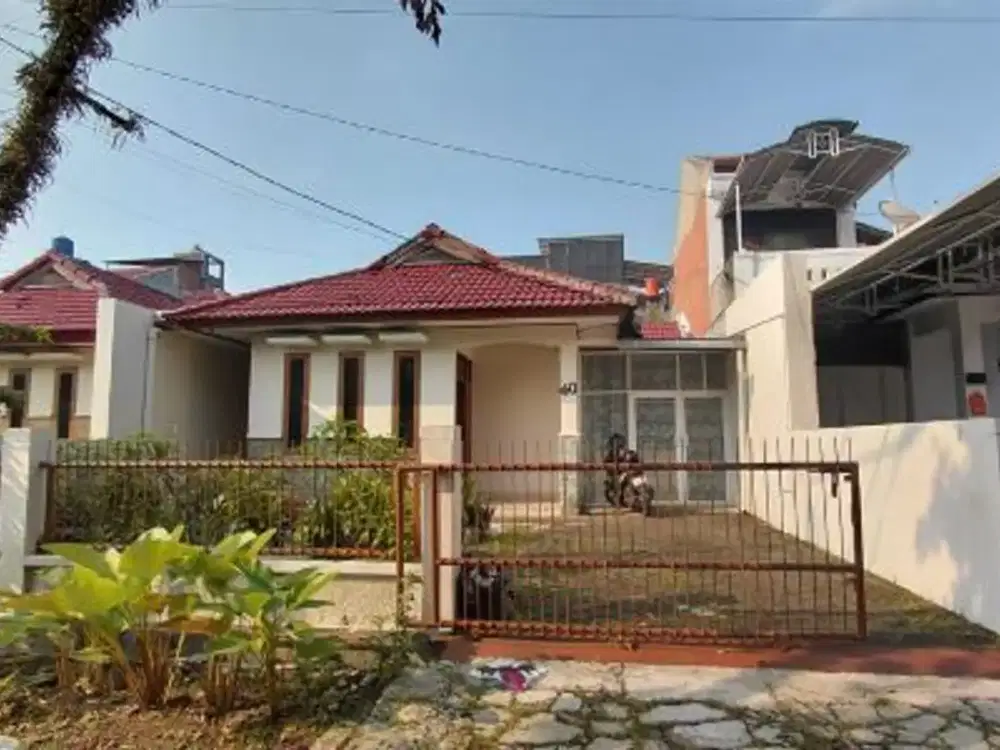 Disewakan Rumah 1 Lantai, Luas 225m2, 2+1 Kamar Tidur, Siap Huni, Cocok Dijadikan Tempat Tinggal, Kantor, Keamanan 24jam Bebas Banjir Antapani Bandung