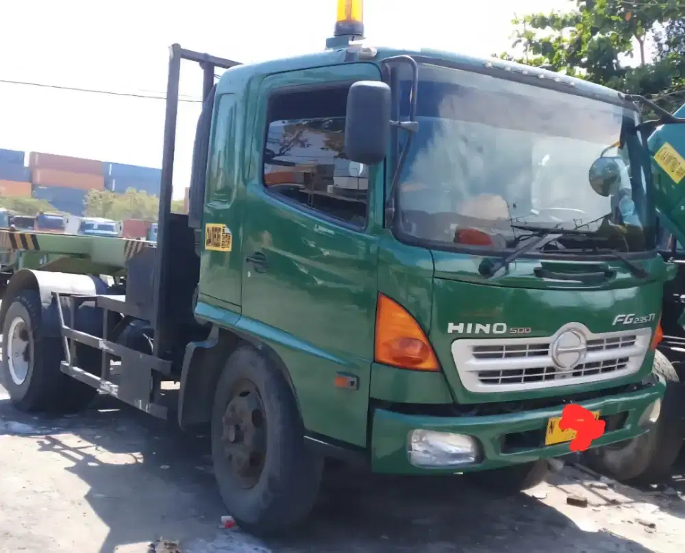 Hino FG235 t.head 2014