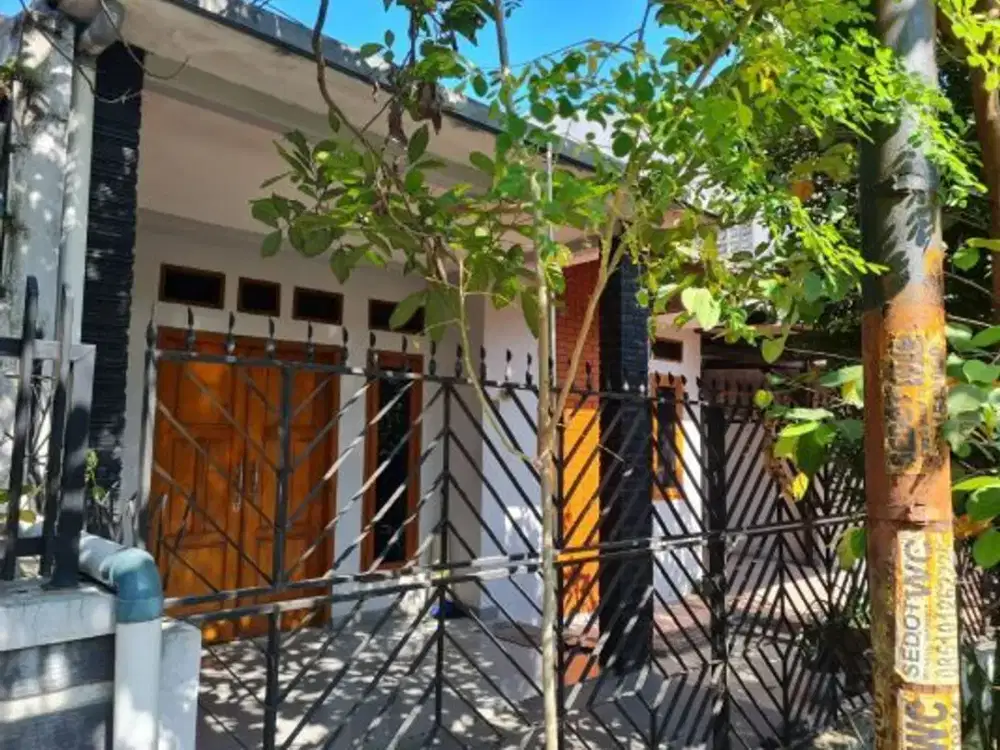 Dijual Rumah 1 Lantai Luas 127m2, 3 Kamar Tidur Siap Huni, dalam Komplek Keamanan 24jam, Bebas Banjir, di Arcamanik Bandung