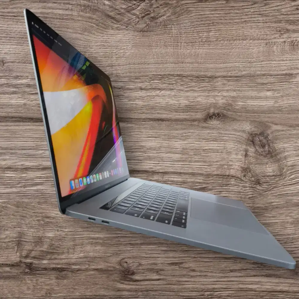 CORE I7 MacBook Pro Retina Touchbar 15 2018