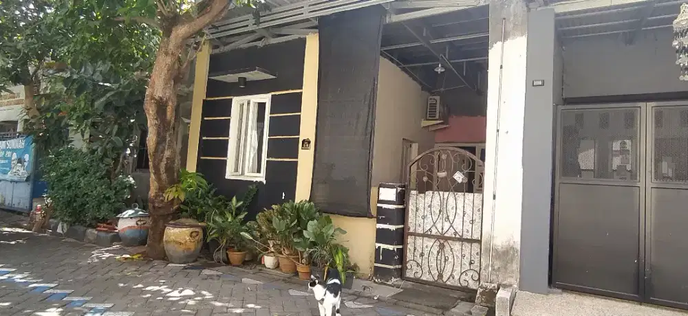 Rumah siap huni. lokasi strategis. bebas banjir.