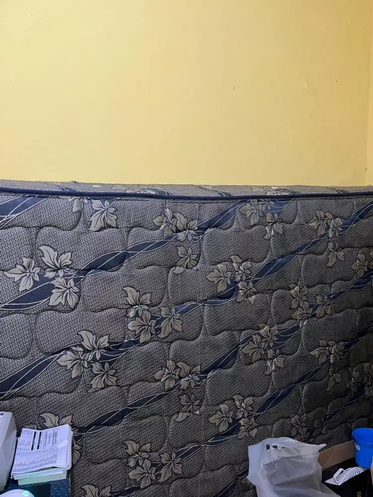 Kasur spring bed