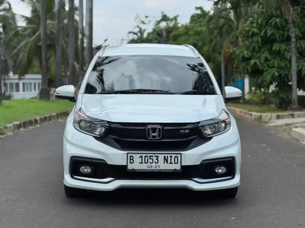 Honda Mobilio RS CVT 2018 Putih Metalik Kilometer Low Istimewa