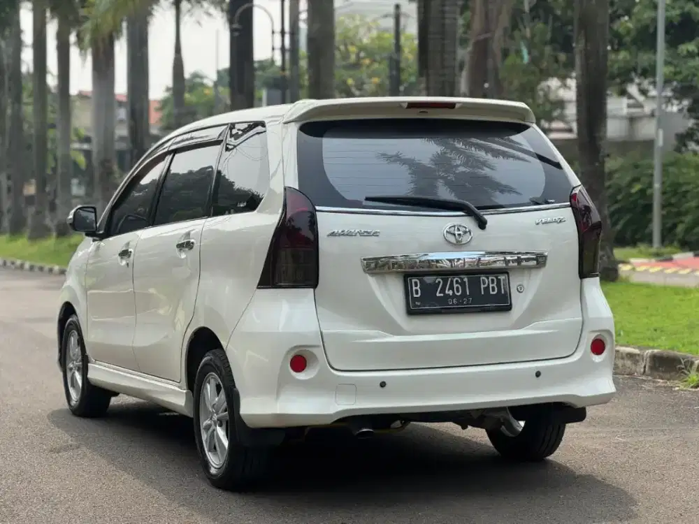 Avanza Veloz 1.5 AT 2012 Putih Istimewa