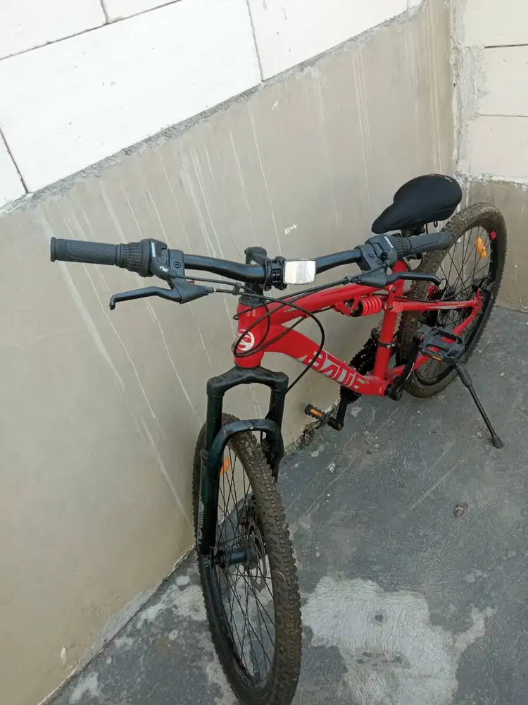 Sepeda Element Merah