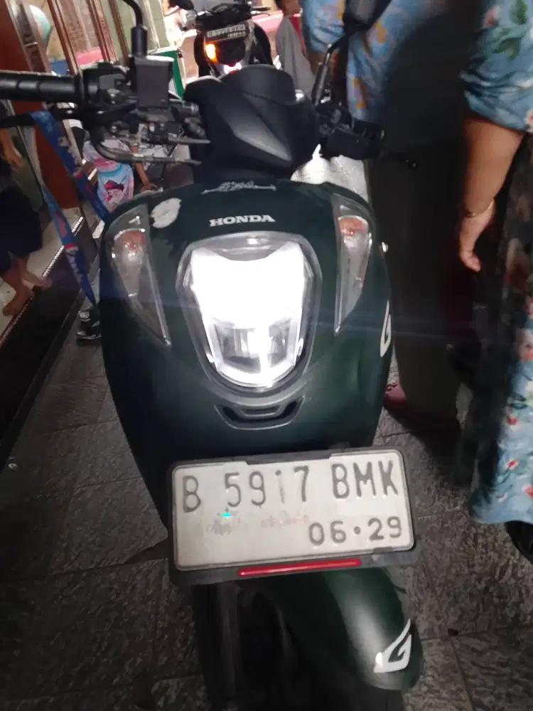 Motor honda Genio CBS iss warna hijau tahun 2024 km 7.800
