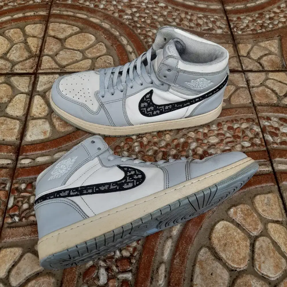NIKE AIR JORDAN DIOR SIZE 41 BEKAS