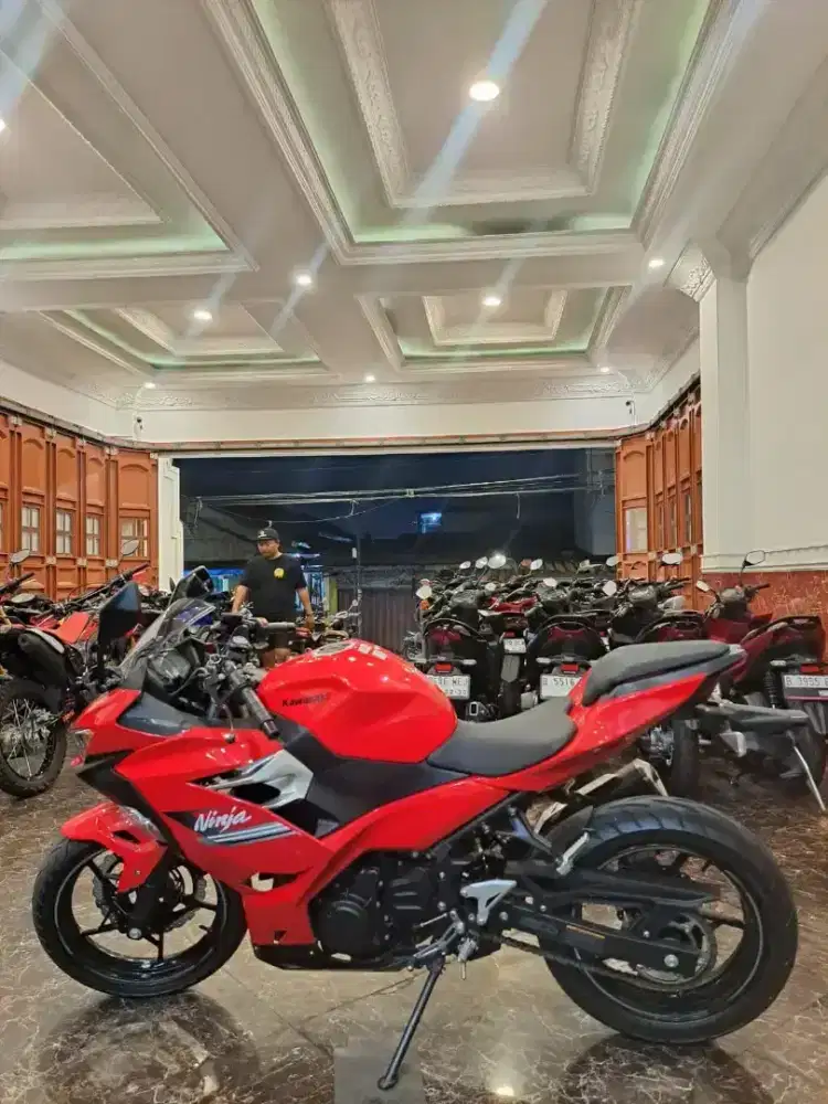 Hub ima Ninja 250 FI 2023 Kilometer rendah , Bisa Co Pakai Paylater