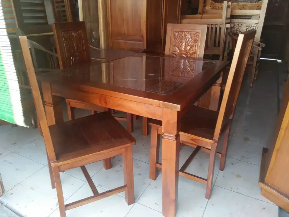 Kursi Makan Minimalis