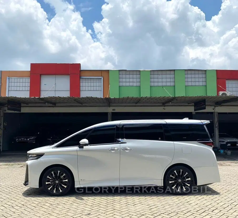 Toyota Vellfire 2.5 Hybrid VIP ATPM 2025 KM 3rb ANTIK
