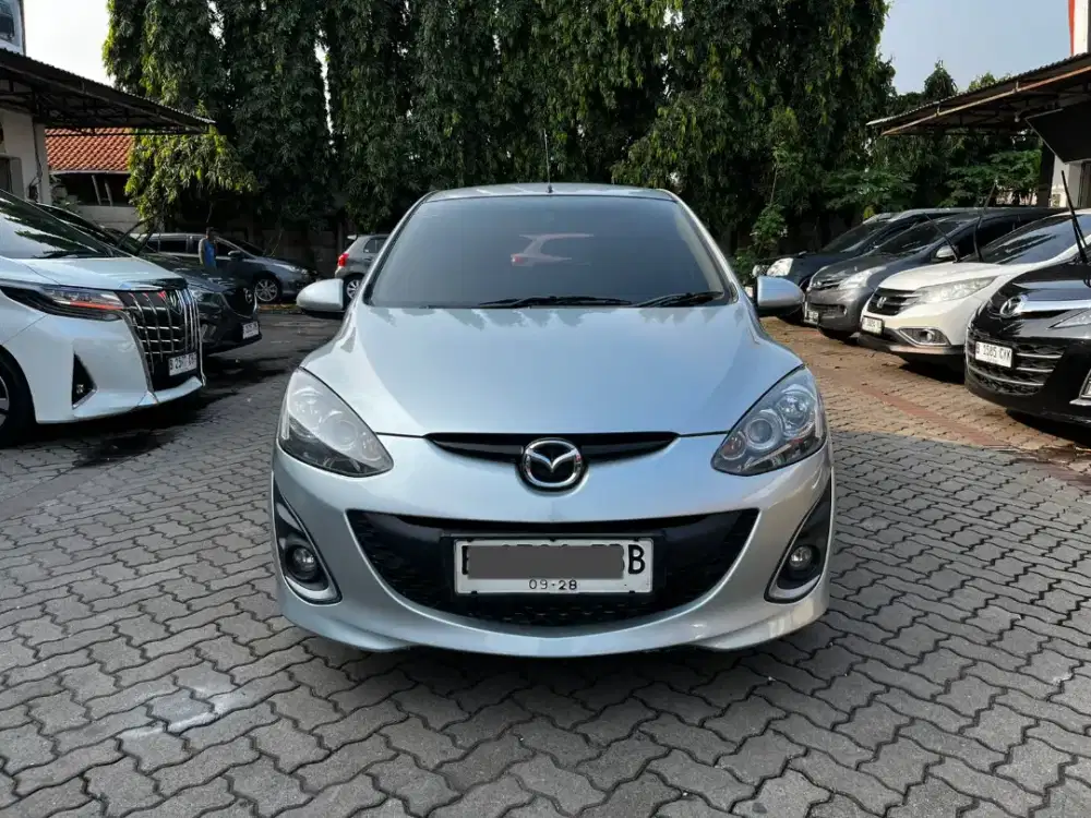 3JT MAZDA 2 R HB AT 2013 UPGRADE RZ SILVER EDITION !!