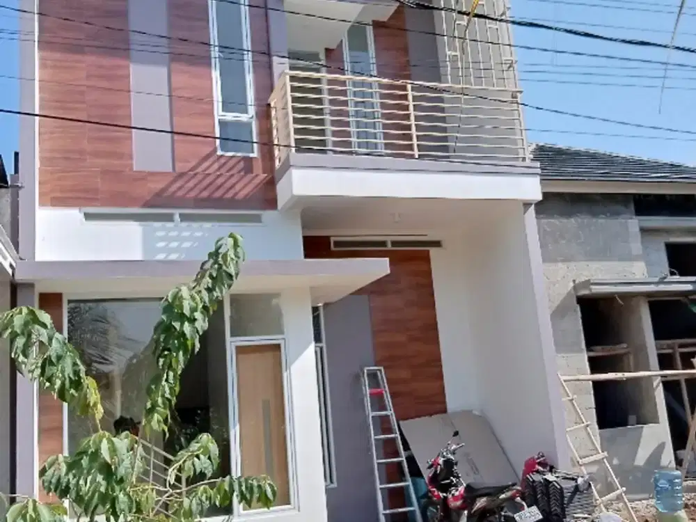 Dijual rumah 2 lantai harga 1 lantai dekat stasiun