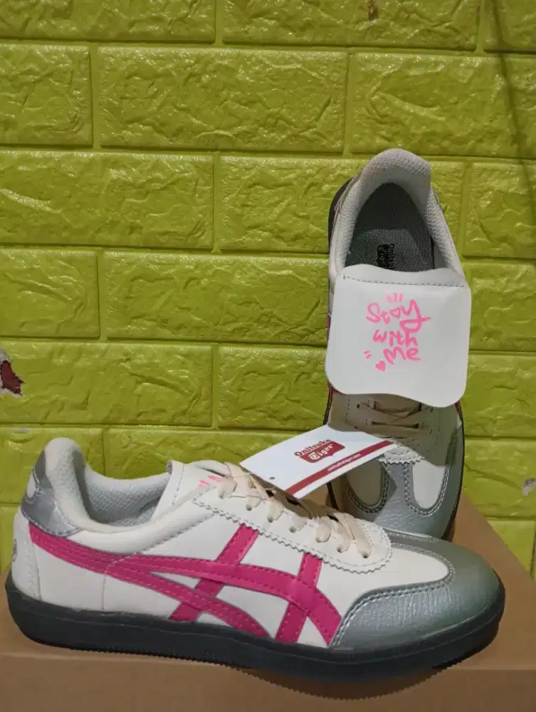 Sepatu onitsuka pink all sz cewe