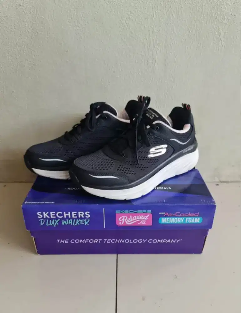 Sepatu skechers d'lux Walker woman size 37