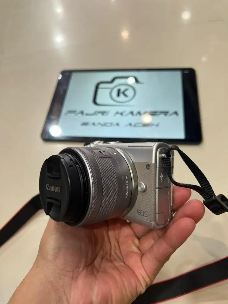 Canon eos m100 like new